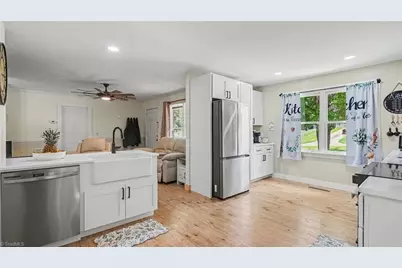 137 Oak Ridge Place, Mount Airy, NC 27030 - Photo 10