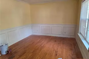 10 Hackberry Ct, Greensboro, NC 27214 - Photo 2