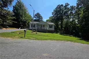 226 Cracklin Dr, Asheboro, NC 27203 - Photo 2