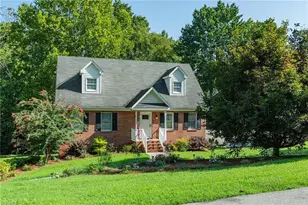 6711 Fairwood Ct, Clemmons, NC 27012 - Photo 2