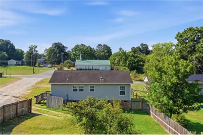 813 Young Street, Thomasville, NC 27360 - Photo 40