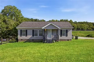 813 Young St, Thomasville, NC 27360 - Photo 1