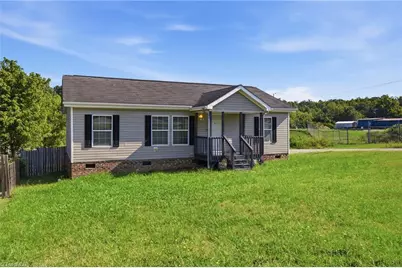 813 Young Street, Thomasville, NC 27360 - Photo 32