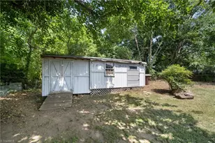 1814 W Meadowview Rd, Greensboro, NC 27403 - Photo 34