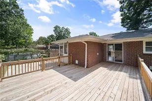 1814 W Meadowview Rd, Greensboro, NC 27403 - Photo 32