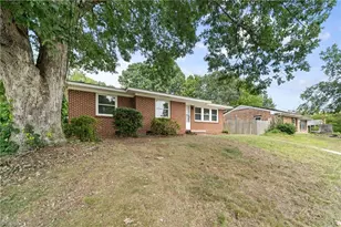 1814 W Meadowview Rd, Greensboro, NC 27403 - Photo 4