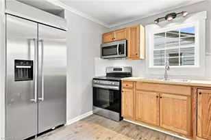 1304 Thurmond St, Winston-Salem, NC 27105 - Photo 10
