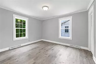 1304 Thurmond St, Winston-Salem, NC 27105 - Photo 12