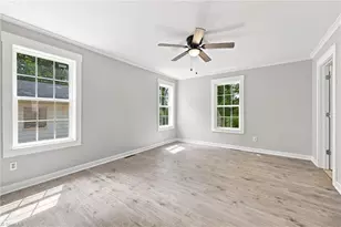 1304 Thurmond St, Winston-Salem, NC 27105 - Photo 16