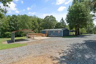 4673 Hyatt Dr, Winston-Salem, NC 27101 - Photo 26