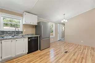 4673 Hyatt Dr, Winston-Salem, NC 27101 - Photo 12