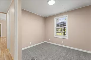 4673 Hyatt Dr, Winston-Salem, NC 27101 - Photo 18