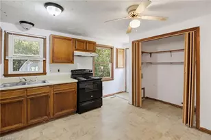 1719 Oneka Ave, High Point, NC 27260 - Photo 8
