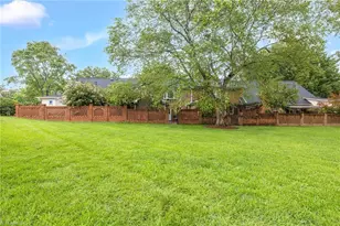 16 Fountain Manor Dr, Greensboro, NC 27405 - Photo 38
