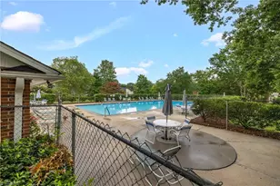 16 Fountain Manor Dr, Greensboro, NC 27405 - Photo 36