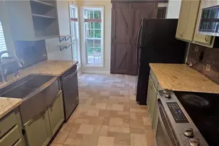 5982 Fox Ridge Ln, Winston-Salem, NC 27104 - Photo 12