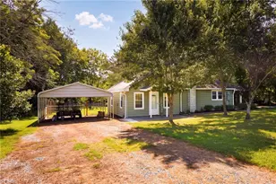 2707 Nelson Farm Rd, Greensboro, NC 27406 - Photo 2