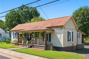 127 S Fieldcrest Rd, Eden, NC 27288 - Photo 4