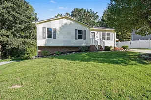 162 Oak Ridge Pl, Mount Airy, NC 27030 - Photo 2