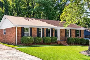 708 Woodlake Dr, Greensboro, NC 27406 - Photo 2