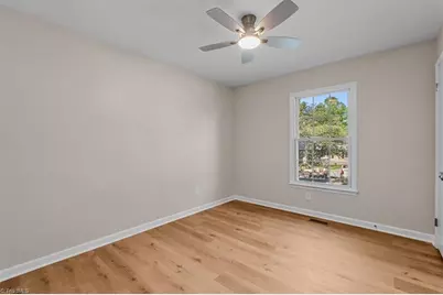 708 Woodlake Drive, Greensboro, NC 27406 - Photo 28