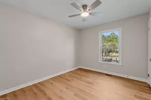 708 Woodlake Dr, Greensboro, NC 27406 - Photo 28