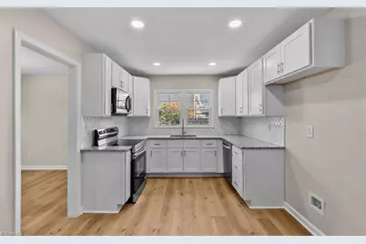 708 Woodlake Drive, Greensboro, NC 27406 - Photo 10