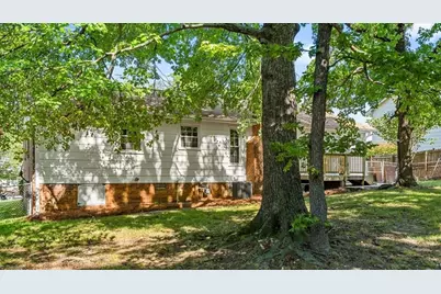 708 Woodlake Drive, Greensboro, NC 27406 - Photo 34