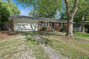 2205 Cardinal Dr, Jamestown, NC 27282 - Photo 6