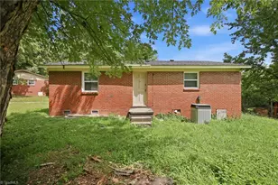 2202 Jolson Ct, Greensboro, NC 27405 - Photo 6