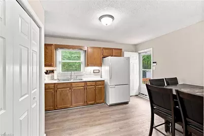 323 Avery Avenue, High Point, NC 27265 - Photo 4