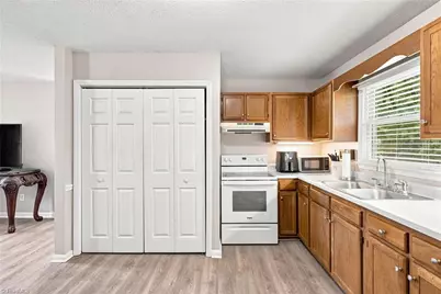 323 Avery Avenue, High Point, NC 27265 - Photo 6