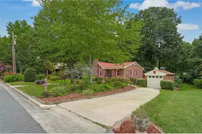 1823 Woodhue Drive, Burlington, NC 27215 - Photo 2