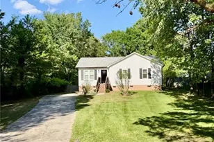 112 Parkdale Dr, Thomasville, NC 27360 - Photo 2