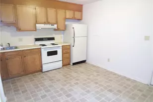 219 Worth St, Mount Airy, NC 27030 - Photo 4