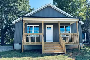 733 2nd Rainbow St, Lexington, NC 27295 - Photo 1
