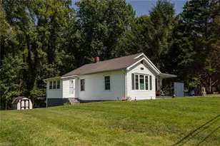 220 Collins Rd, Elkin, NC 28621 - Photo 28