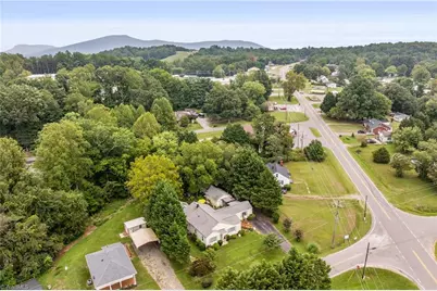 204 Carson Road, Pilot Mountain, NC 27041 - Photo 4