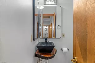 381 Hunters Point, Lexington, NC 27295 - Photo 30