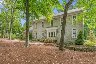 402 Parkmont Dr, Greensboro, NC 27408 - Photo 2