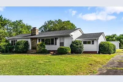 921 E King Street, King, NC 27021 - Photo 2