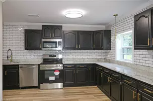 1826 N Oak Ridge Church Rd, Yadkinville, NC 27055 - Photo 6