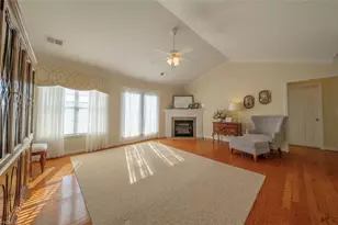 303 Locksley Ct, Thomasville, NC 27360 - Photo 2