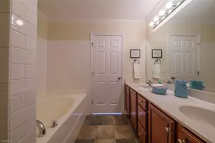 303 Locksley Ct, Thomasville, NC 27360 - Photo 8
