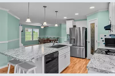776 Lake Shore Avenue, Lexington, NC 27292 - Photo 10