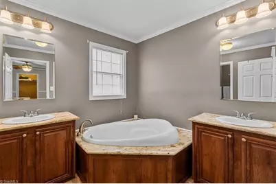 776 Lake Shore Avenue, Lexington, NC 27292 - Photo 20