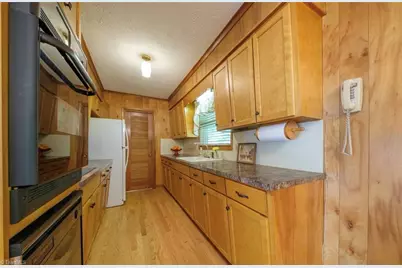 221 Westwood Avenue, Thomasville, NC 27360 - Photo 12