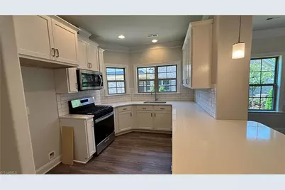 1040 Beechcraft Drive, Mebane, NC 27302 - Photo 2