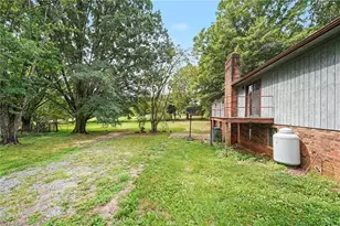 4563 Nc Hwy 268, Pilot Mountain, NC 27401 - Photo 34