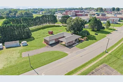 412 N Main Street, Dobson, NC 27017 - Photo 40